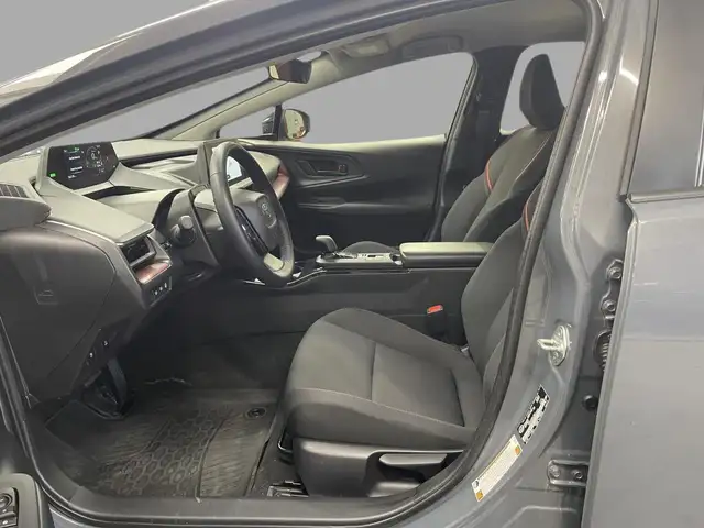 Toyota Prius Plug-In Hybrid SE 2025 - Photo 9