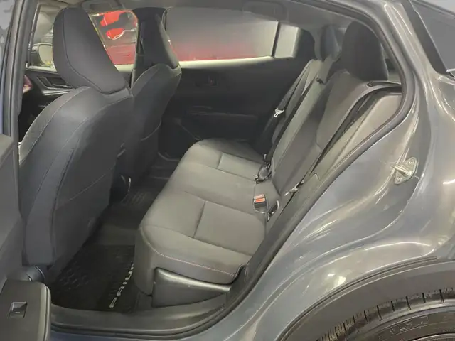 Toyota Prius Plug-In Hybrid SE 2025 - Photo 10