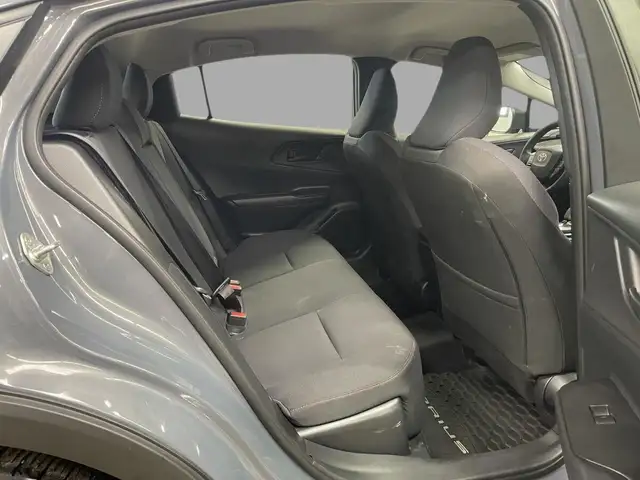 Toyota Prius Plug-In Hybrid SE 2025 - Photo 12