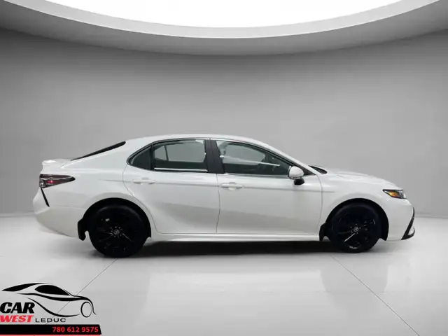 Toyota Camry SE 2021 - Photo 2