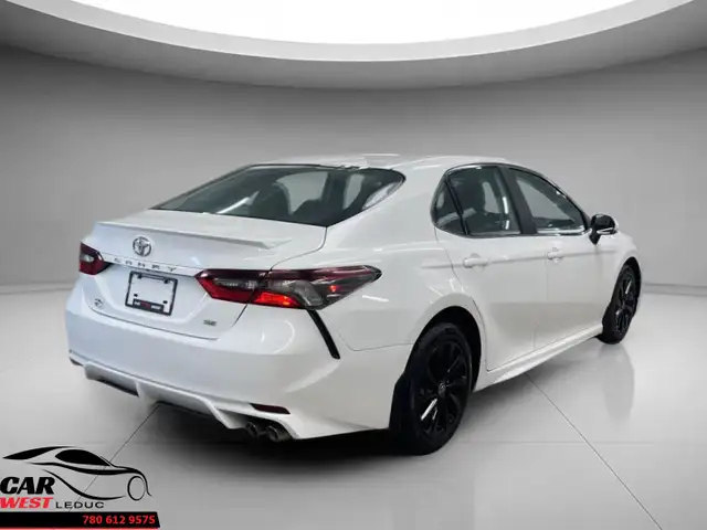 Toyota Camry SE 2021 - Photo 3