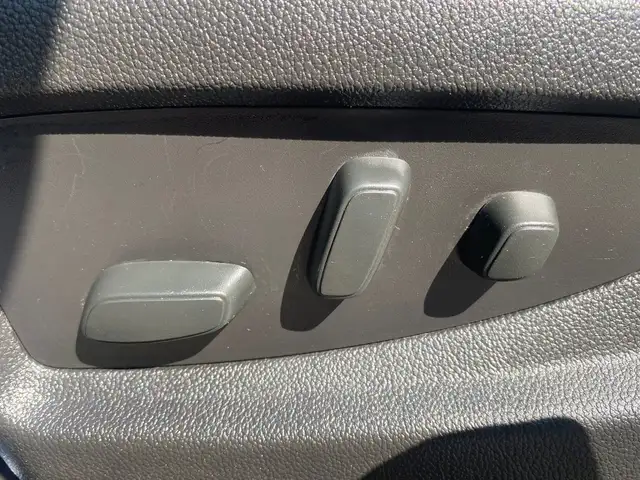 2017 Chevrolet Silverado 1500 LT 143.5' 5.3L V8~ - Photo 23