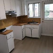 ST LEONARD :  CHAUFFER-RENOVER-REPEINTE-SABLER/VERNIS