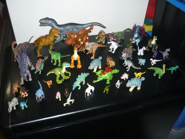 45 Dinosaur Figurines Various Sizes and Types Good Condition $20