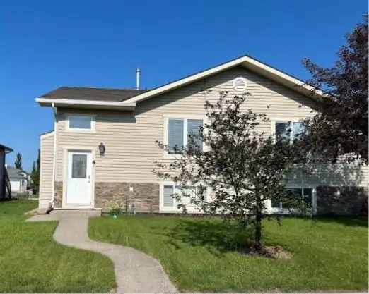 3 Bedroom 2 Bath Detached House