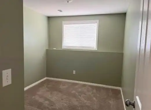 3 Bedroom 2 Bath Detached House - Photo 2