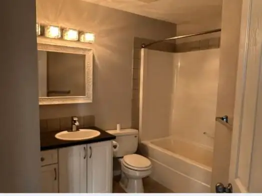 3 Bedroom 2 Bath Detached House - Photo 5