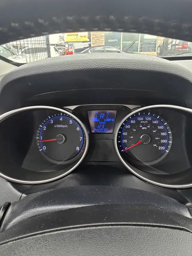 2015 Hyundai Tucson SE - Photo 14