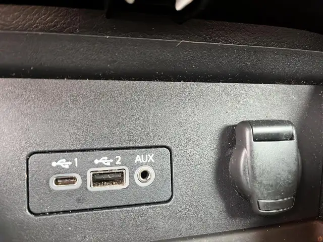 2023 Nissan Sentra SV SV | Adaptive Cruise | Dual Climate Con... - Photo 17