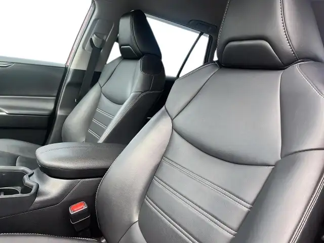 2023 Toyota RAV4 XLE XLE | Premium | Leather | Sunroof - Photo 11
