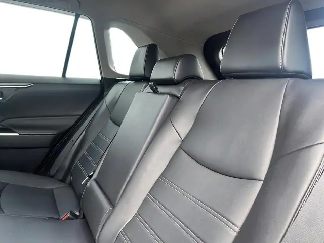 2023 Toyota RAV4 XLE XLE | Premium | Leather | Sunroof - Photo 12
