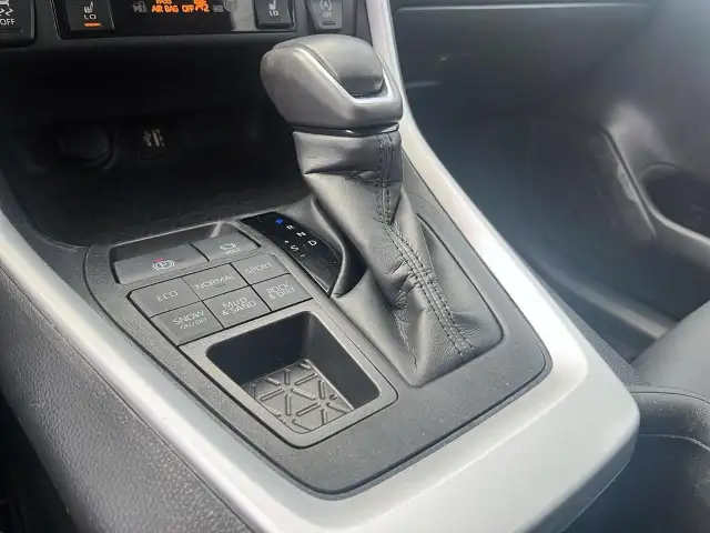 2023 Toyota RAV4 XLE XLE | Premium | Leather | Sunroof - Photo 18