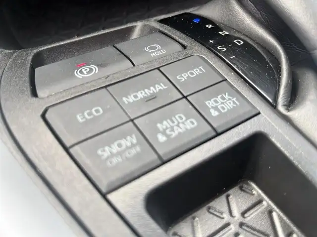 2023 Toyota RAV4 XLE XLE | Premium | Leather | Sunroof - Photo 19