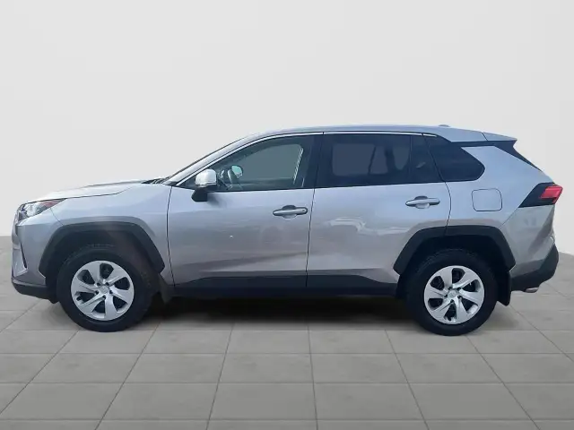 2025 Toyota RAV4 LE LE | Adaptive Cruise | Blind Spot - Photo 5