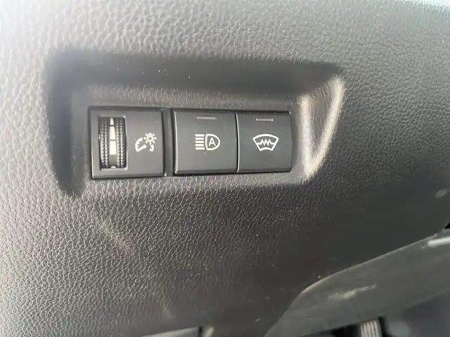 2025 Toyota RAV4 LE LE | Adaptive Cruise | Blind Spot - Photo 10