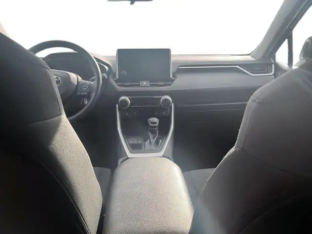 2025 Toyota RAV4 LE LE | Adaptive Cruise | Blind Spot - Photo 11