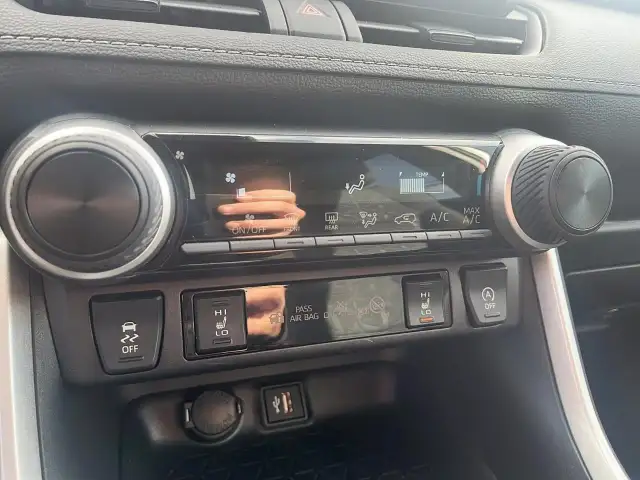 2025 Toyota RAV4 LE LE | Adaptive Cruise | Blind Spot - Photo 14