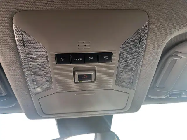 2025 Toyota RAV4 LE LE | Adaptive Cruise | Blind Spot - Photo 17