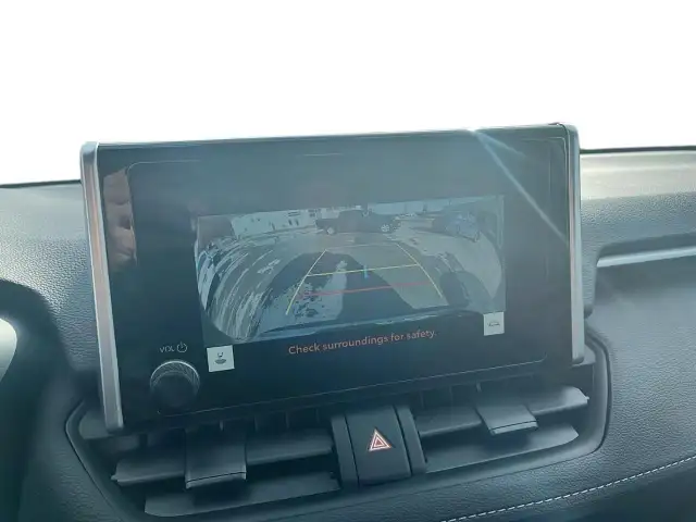 2025 Toyota RAV4 LE LE | Adaptive Cruise | Blind Spot - Photo 18