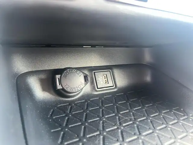 2025 Toyota RAV4 LE LE | Adaptive Cruise | Blind Spot - Photo 21