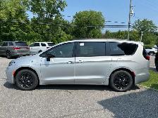2024 Chrysler Pacifica Hybrid S Trim Hybrid - Photo 4