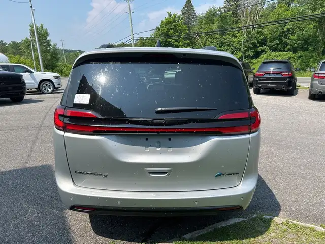 2024 Chrysler Pacifica Hybrid S Trim Hybrid - Photo 6