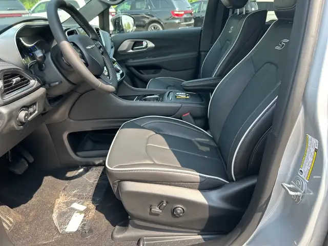 2024 Chrysler Pacifica Hybrid S Trim Hybrid - Photo 14