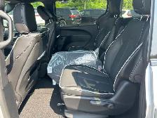 2024 Chrysler Pacifica Hybrid S Trim Hybrid - Photo 15