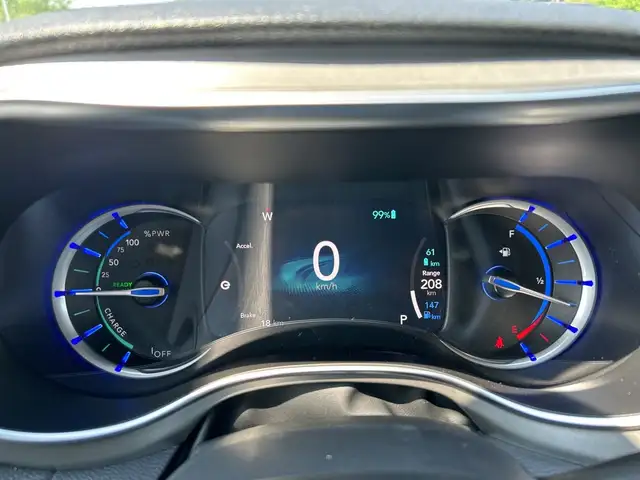 2024 Chrysler Pacifica Hybrid S Trim Hybrid - Photo 17