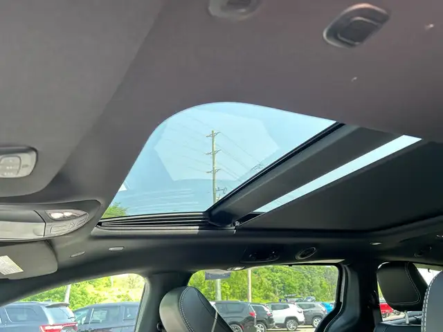 2024 Chrysler Pacifica Hybrid S Trim Hybrid - Photo 24