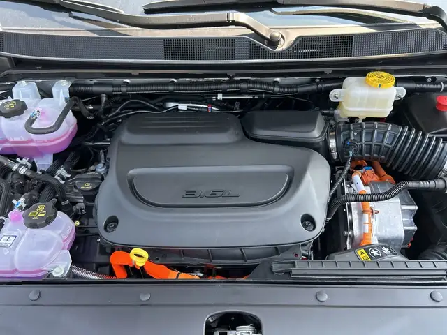 2024 Chrysler Pacifica Hybrid S Trim Hybrid - Photo 28