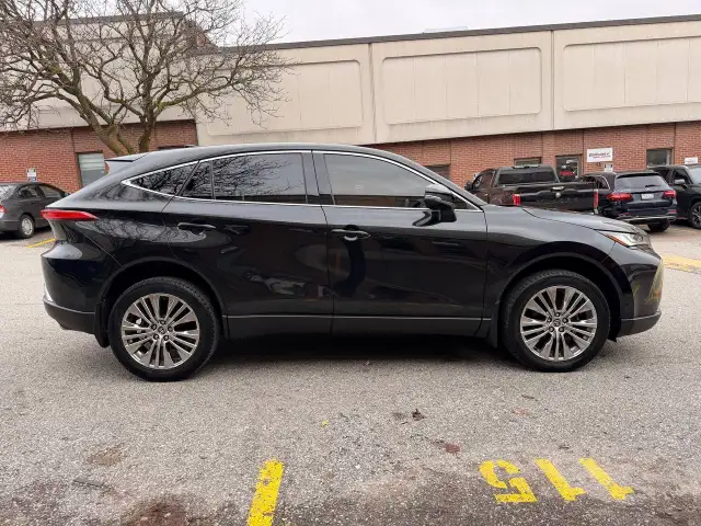 2022 Toyota Venza LIMITED AWD ,NAVIGATION, PANORAMIC ROOF, LEATH - Photo 4