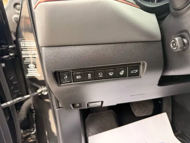 2022 Toyota Venza LIMITED AWD ,NAVIGATION, PANORAMIC ROOF, LEATH - Photo 15