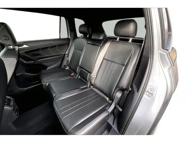 2022 Volkswagen Tiguan AWD | R-LINE | LEATHER | PANORAMIC SUNROO - Photo 10