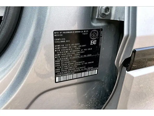 2022 Volkswagen Tiguan AWD | R-LINE | LEATHER | PANORAMIC SUNROO - Photo 40