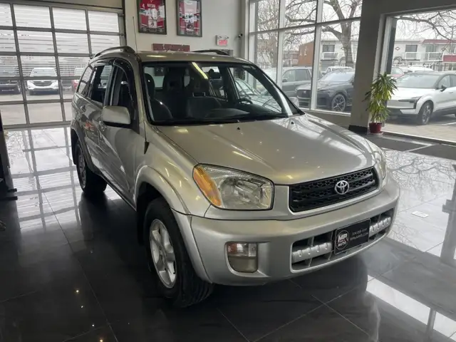 2002 Toyota RAV4 - Photo 3