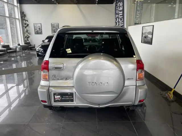 2002 Toyota RAV4 - Photo 6