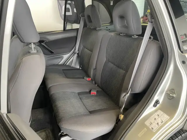 2002 Toyota RAV4 - Photo 9