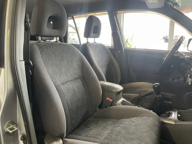 2002 Toyota RAV4 - Photo 24