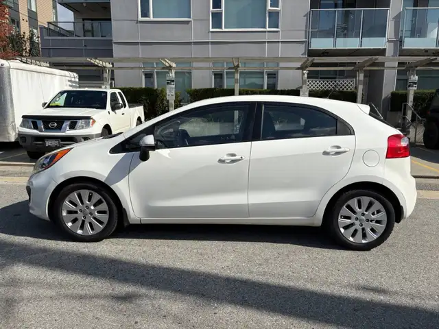 2013 Kia Rio EX 4dr Hatchback (1.6L 4cyl 6A) - Photo 5