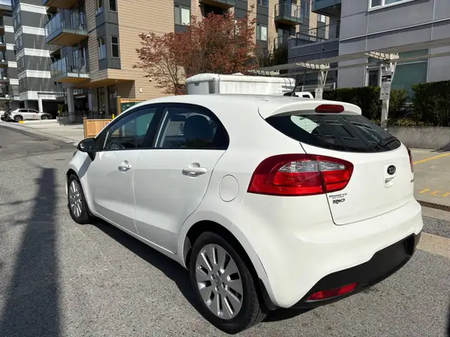 2013 Kia Rio EX 4dr Hatchback (1.6L 4cyl 6A) - Photo 6