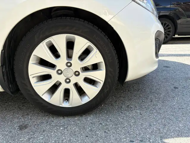 2013 Kia Rio EX 4dr Hatchback (1.6L 4cyl 6A) - Photo 8