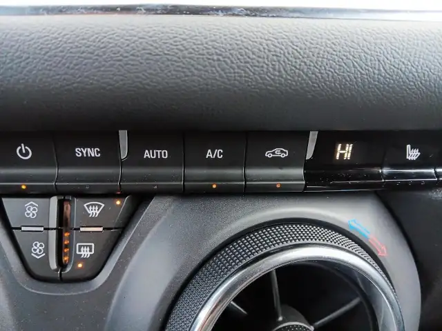 2025 Chevrolet Blazer LT | 2LT | Save $15,701 vs New - Photo 34