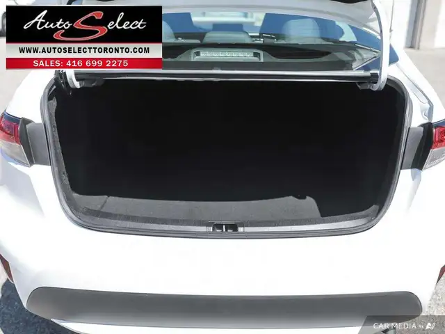 2020 Toyota Corolla LE Apple Carplay - Clean Carfax - New Tires - Photo 11