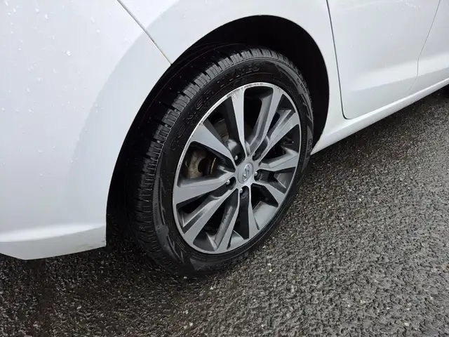 Hyundai Elantra GT GLS 2018 GLS TOIT PANO BAS KILO MAGS - Photo 8