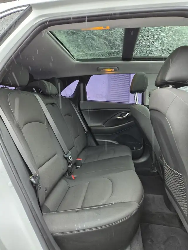 Hyundai Elantra GT GLS 2018 GLS TOIT PANO BAS KILO MAGS - Photo 12