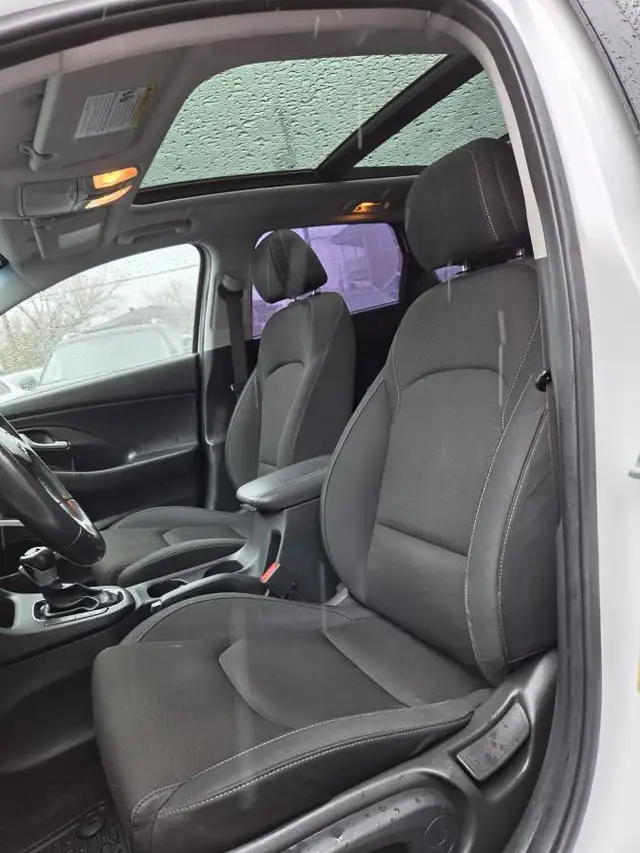 Hyundai Elantra GT GLS 2018 GLS TOIT PANO BAS KILO MAGS - Photo 16