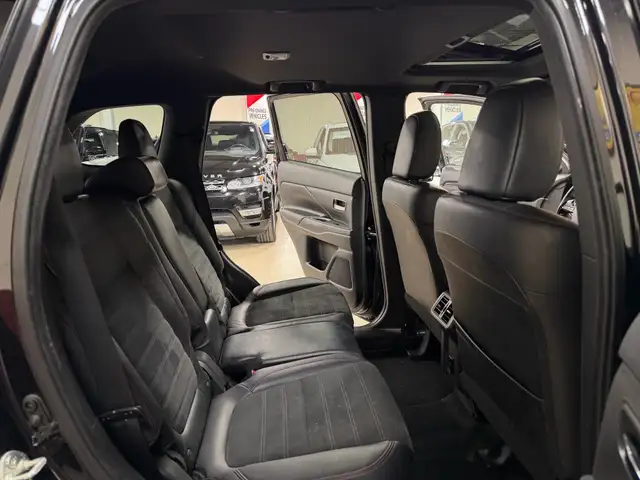 2020 Mitsubishi Outlander SEL S-AWC 7 SEATER - BLUETOOTH - BACKU - Photo 14