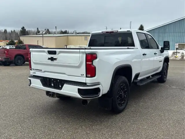 2024 Chevrolet Silverado 2500HD LT Crew 4X4 | Diesel | Z71 - Photo 4