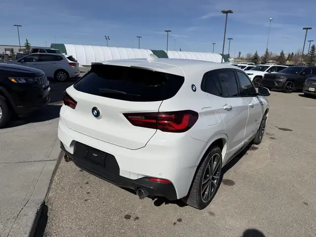 2022 BMW X2 xDrive28i AWD / SPORTY LUXURY / TURBO - Photo 4